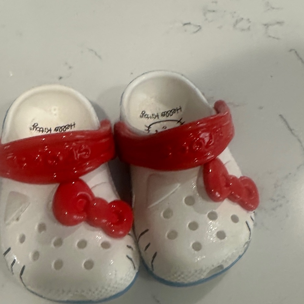 CROCS Baby Shoes in Red and White